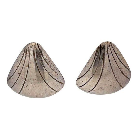 Estate Sterling Silver Triangle Shaped Pierced Post Earrings! 31 - Picture 4 of 6